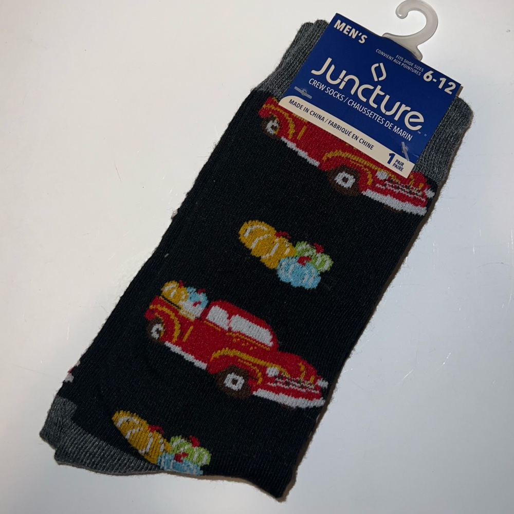 🧦 🛍️ 5/$20 - Men's Juncture Novelty Socks with Vintage Red Truck and Pumpkins